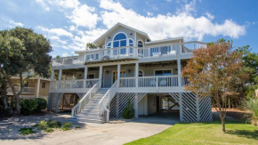 146, Sunnyside- Oceanside, Private Pool, Community Amenities, Close to Beach!
